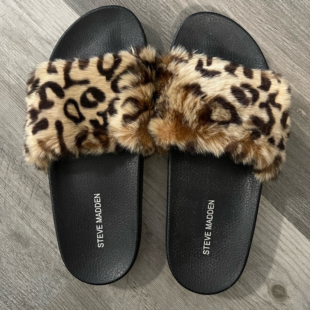 Steve Madden Softy Faux Fur Leopard Slides